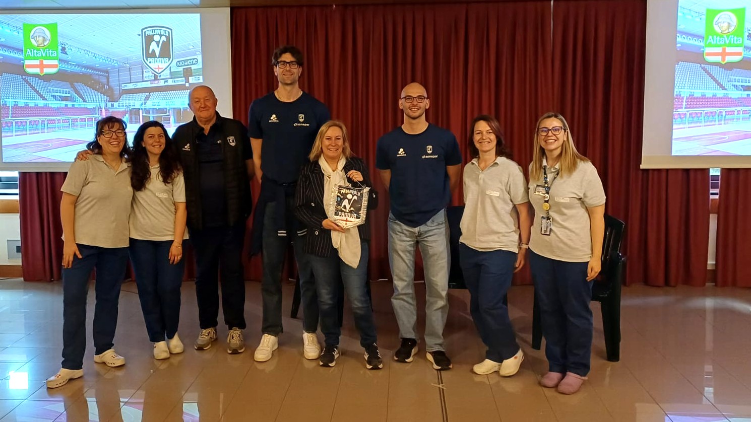 Pallavolo Padova al Beato Pellegrino incontra ospiti di AltaVita-IRA